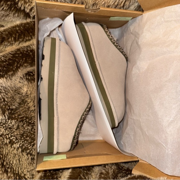 Sheepskin Clog Slipper - Picture 3 of 4